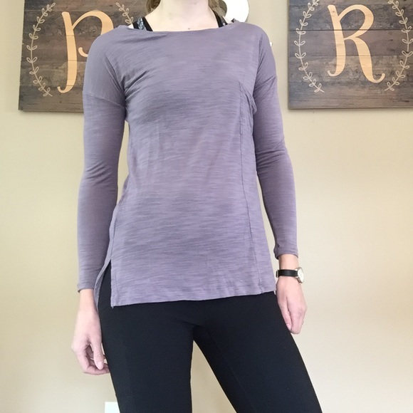 BCBG athleisure top, lyocell - Picture 3 of 5